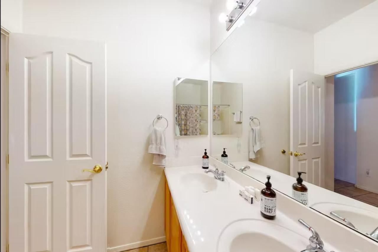 New! Stunning Peaceful Peoria Home - Very Close To Sports Complex Exterior photo