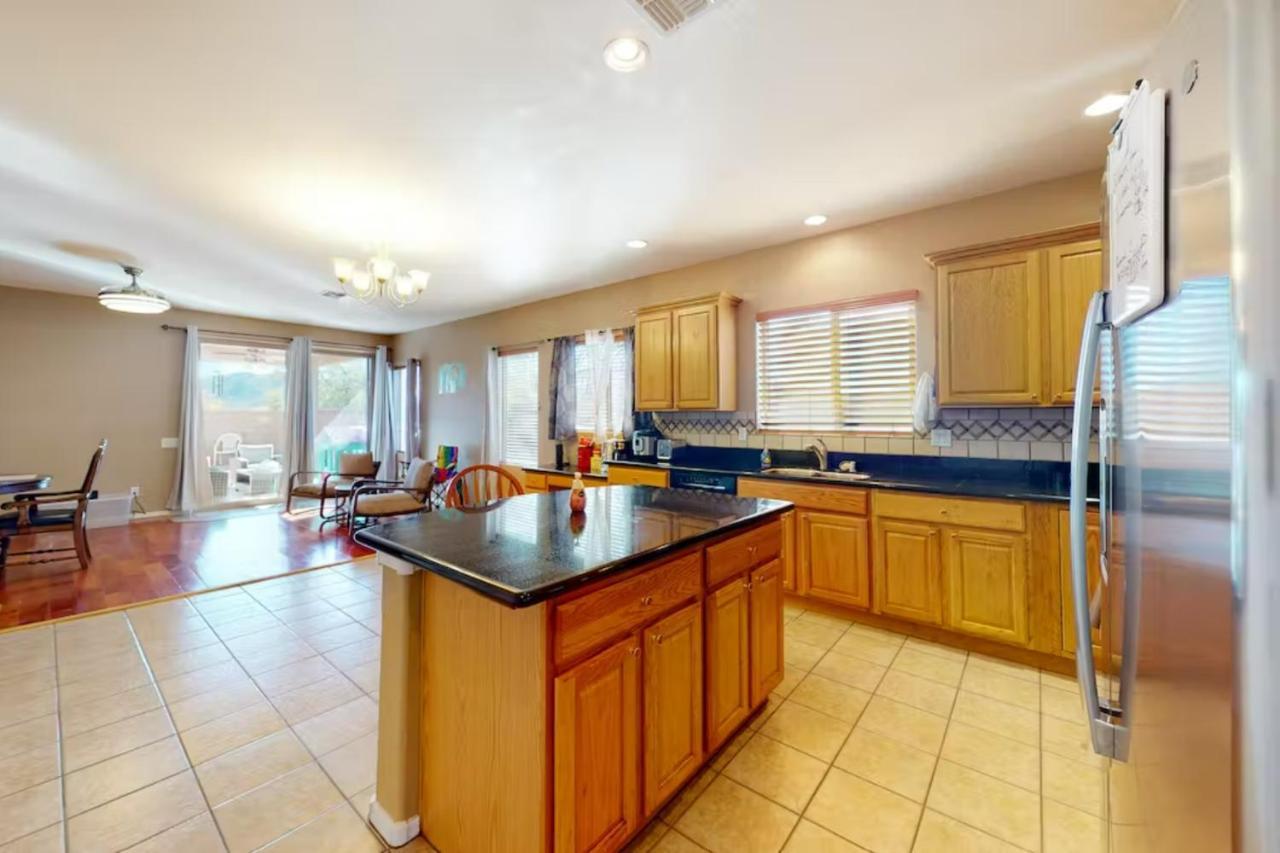 New! Stunning Peaceful Peoria Home - Very Close To Sports Complex Exterior photo